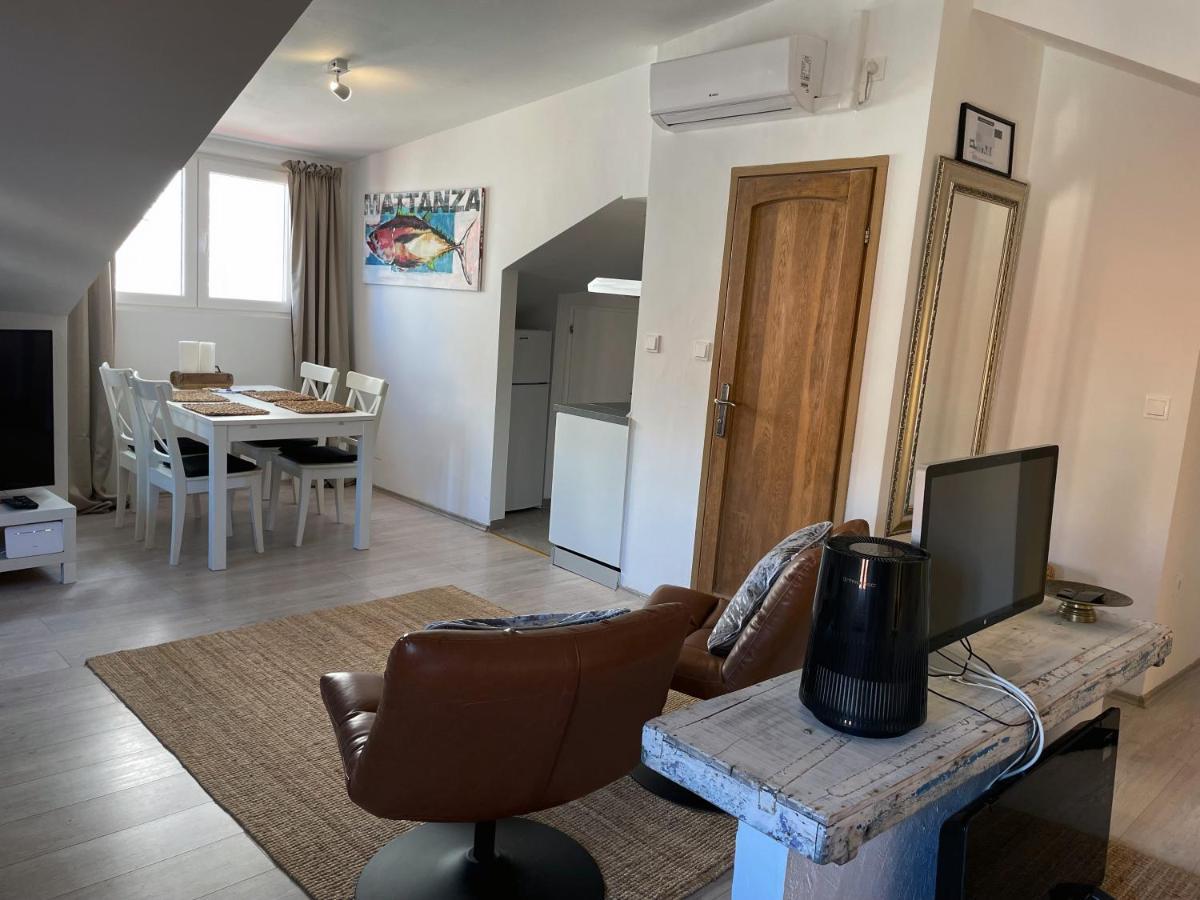 Fredys Apartments Stari Grad  Exteriér fotografie