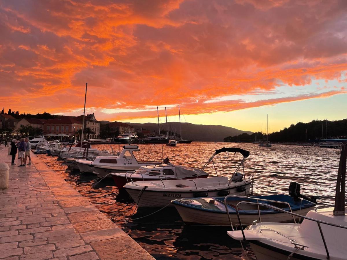 Fredys Apartments Stari Grad  Exteriér fotografie